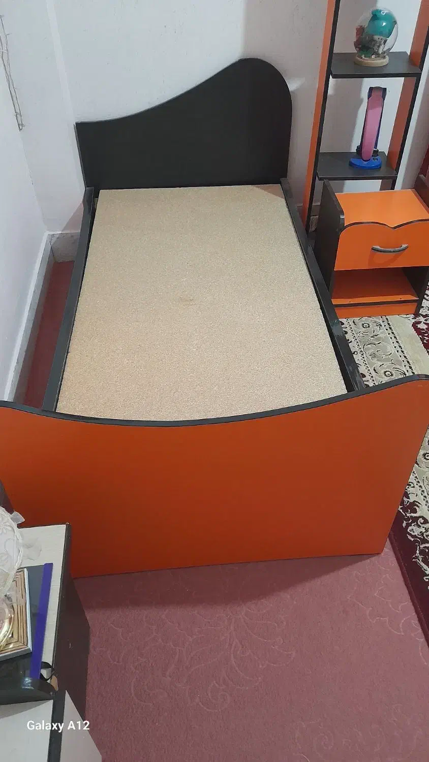 تخت و سرویس‌‌خواب|تخت و سرویس خواب|اسفراین, |دیوار