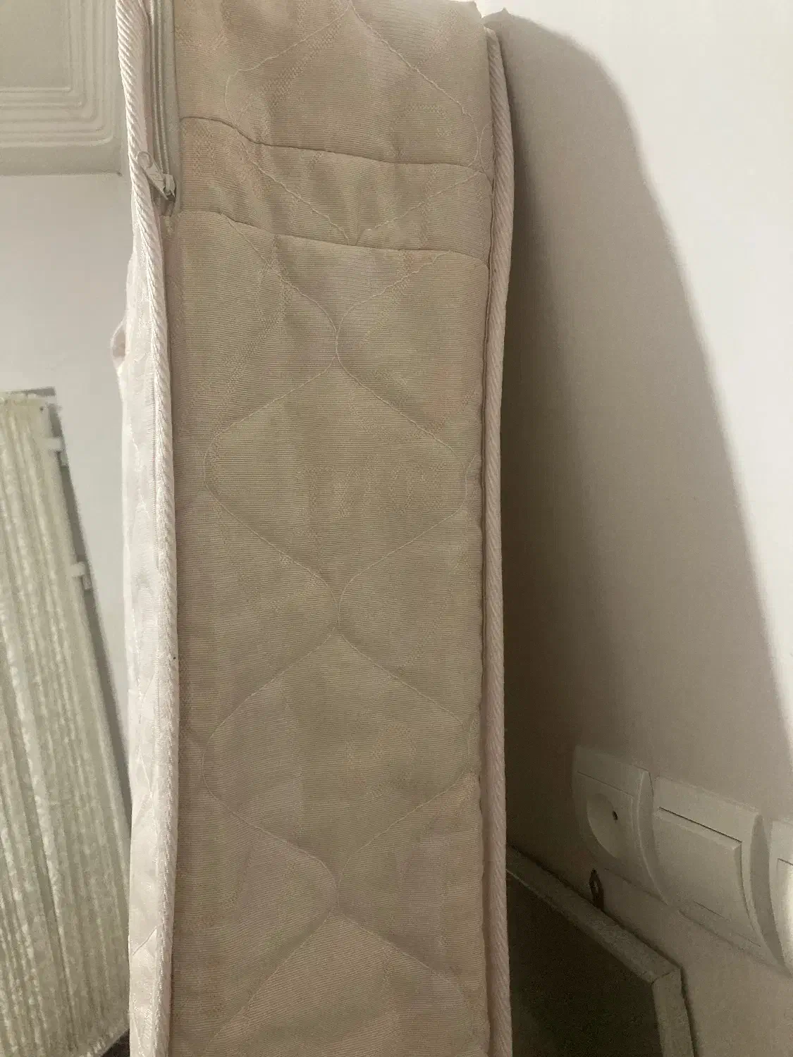 تشک نوجوان|تشک تختخواب|گنبد کاووس, |دیوار