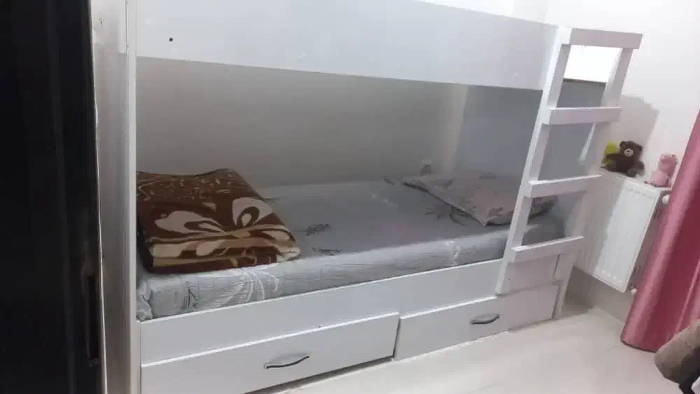 تخت دوطبقه در حد نو|تخت و سرویس خواب|آستانه اشرفیه, |دیوار