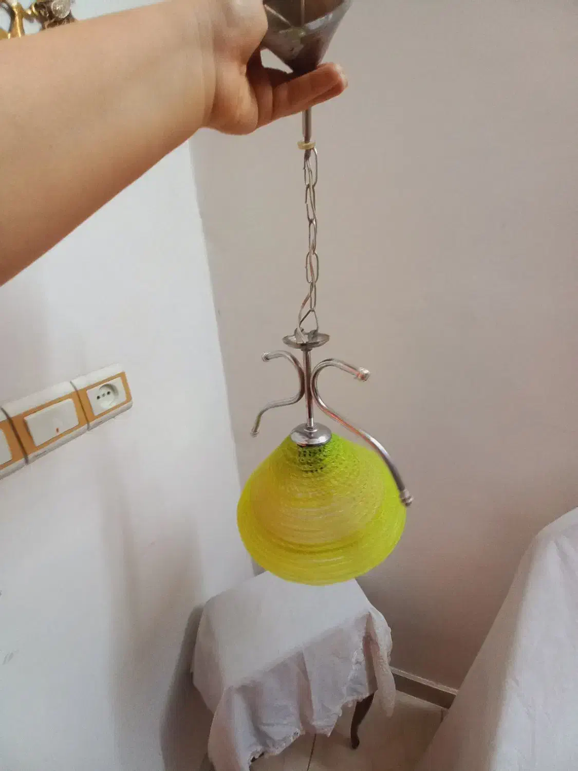 آویز چراغ قدیمی|کلکسیون اشیاء عتیقه|بروجرد, |دیوار