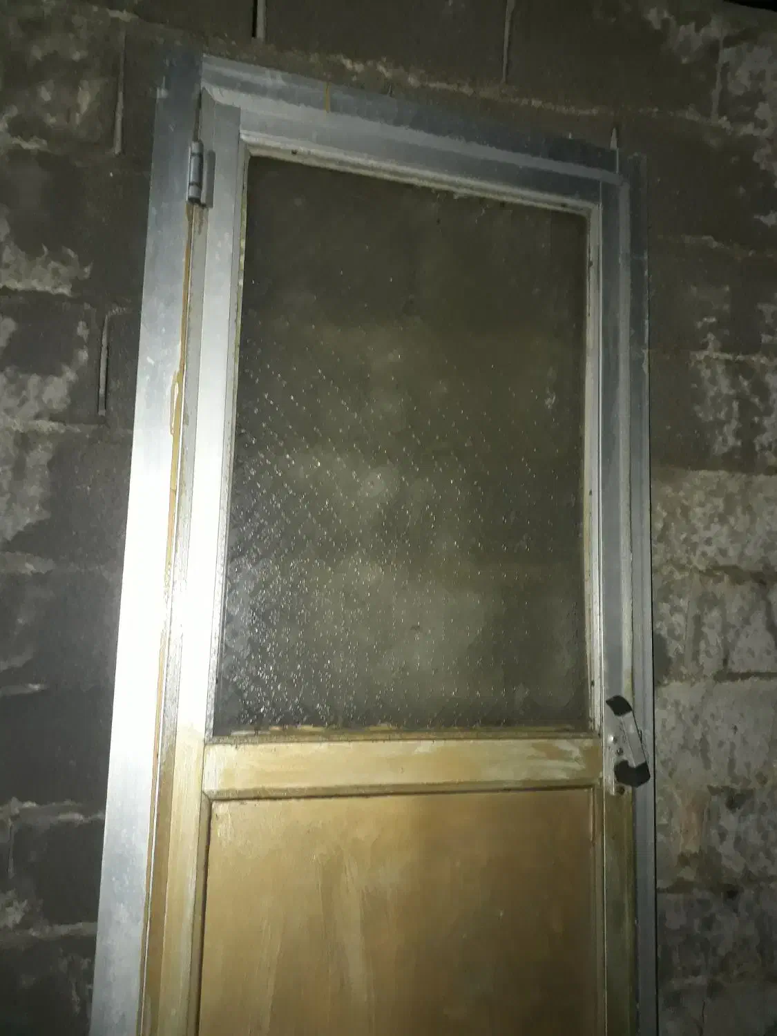 درب آلمینیوم|مصالح و تجهیزات ساختمان|نگین شهر, |دیوار