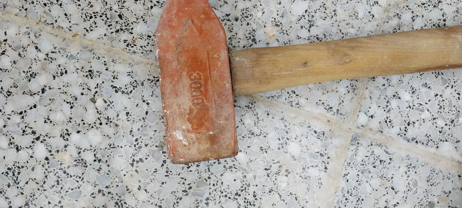 فرغون و پتک و قفل در حیاط فروشی|ابزارآلات|اردکان, |دیوار