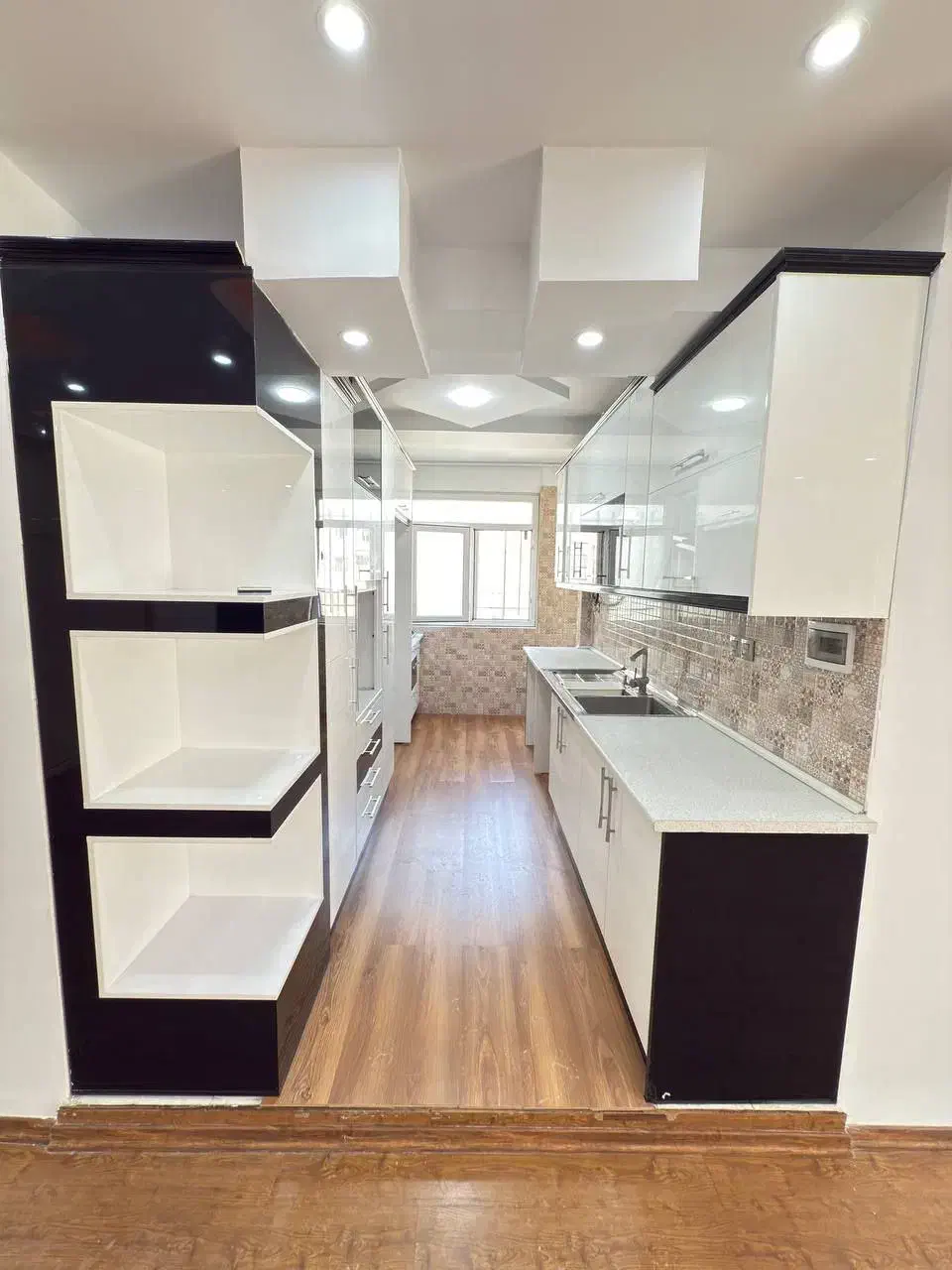 ۵۸متر/پارکینگغیرمزاحم/پلیس/اجاره دار/سرباز|فروش آپارتمان|تهران, خواجه نظام الملک|دیوار