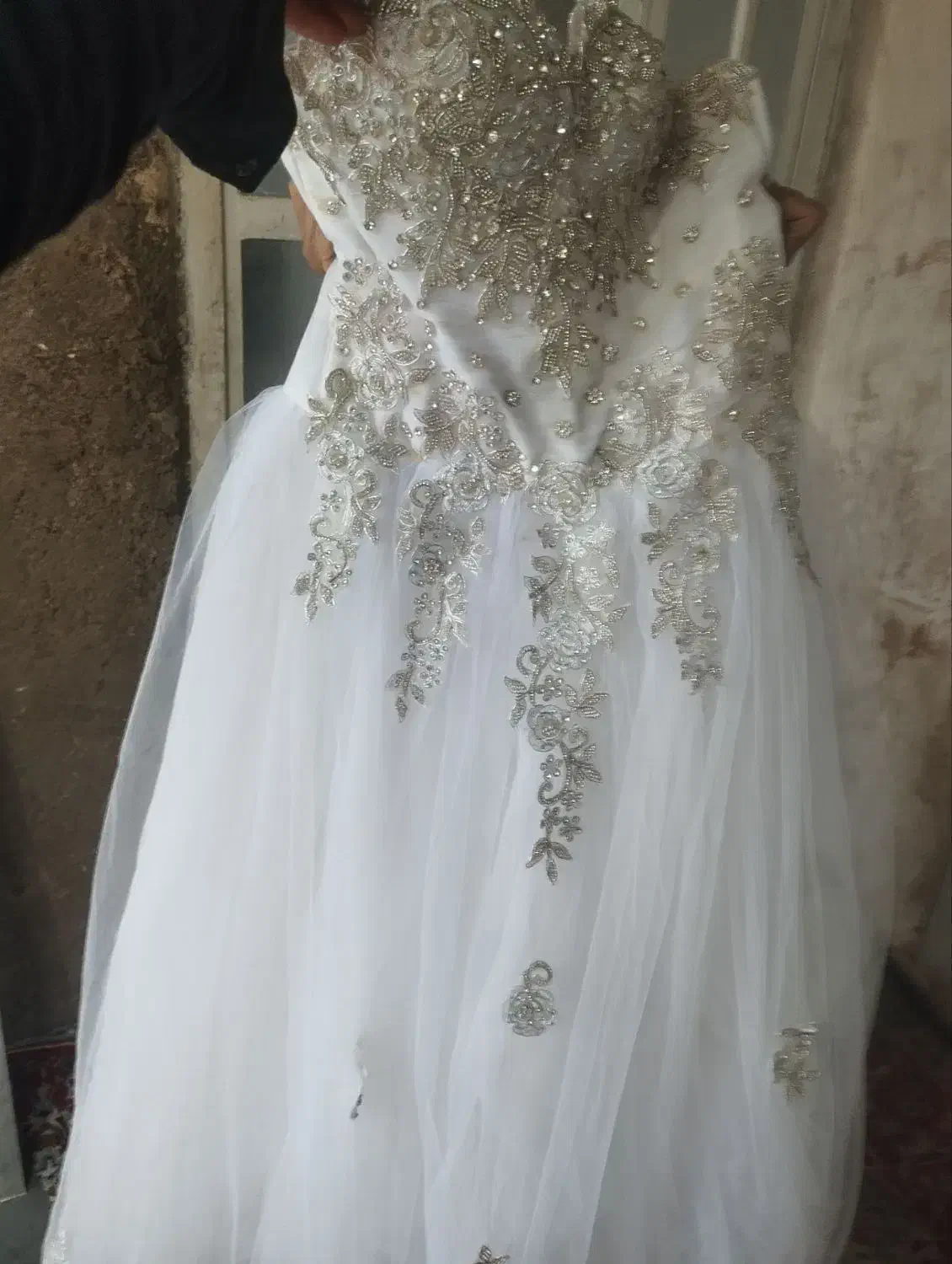 لباس عروس و مجلسی|لباس|رودهن, |دیوار