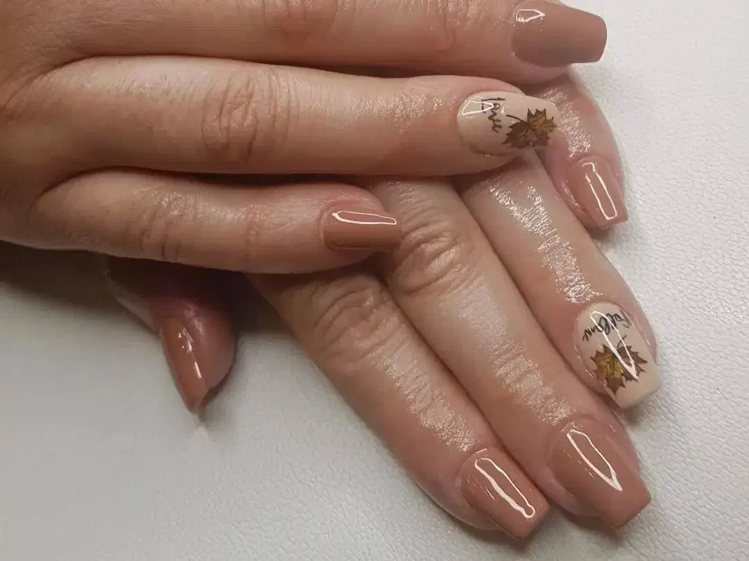 تخفیف ویژه کاشت و ترمیم ناخن|خدمات آرایشگری و زیبایی|محمدشهر, سیدآباد|دیوار