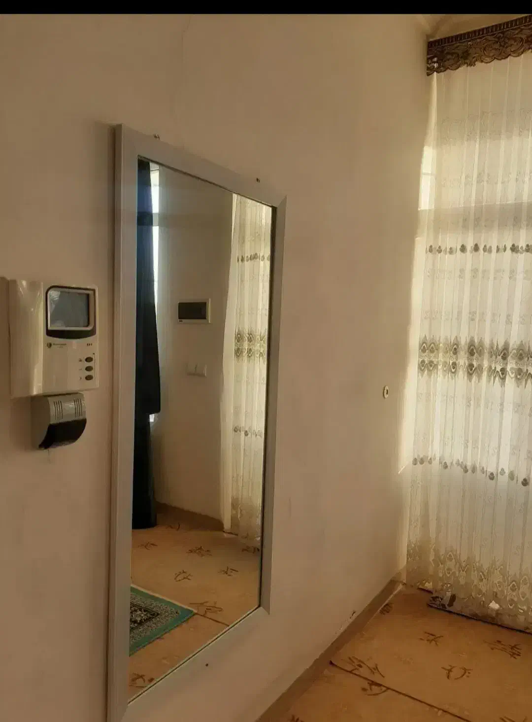 آیینه قدی|آینه|ایوان, |دیوار