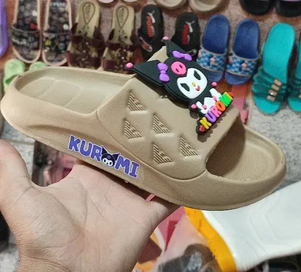 دمپایی|کیف، کفش، کمربند|خرم‌آباد, |دیوار