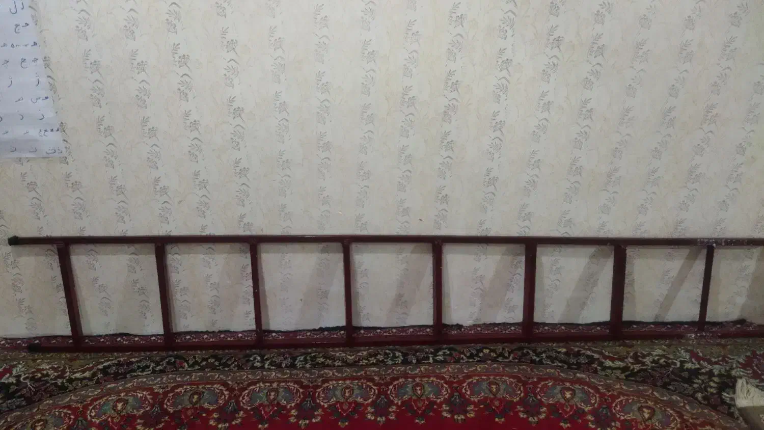 نردبان|صندلی و نیمکت|سبزوار, قصبه شرقی|دیوار