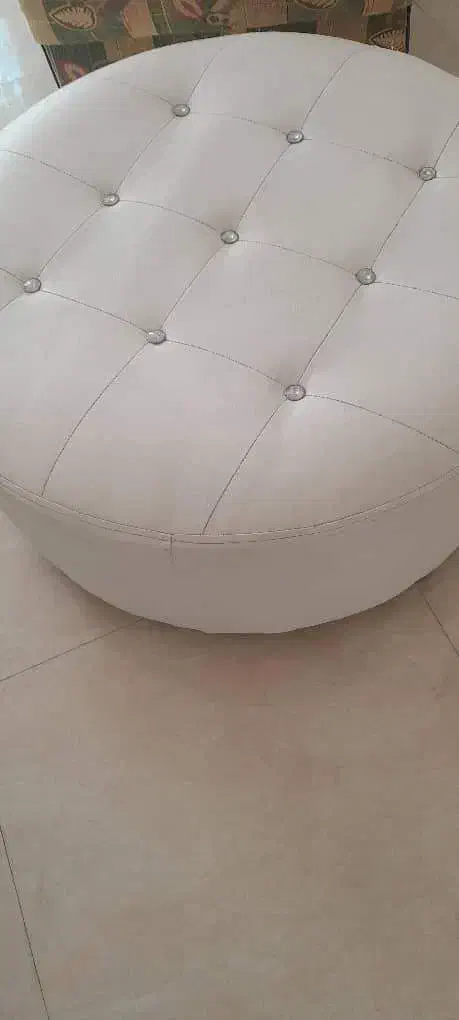 مبلمان طرح چرم سفید|مبلمان خانگی و میز عسلی|گنبد کاووس, |دیوار