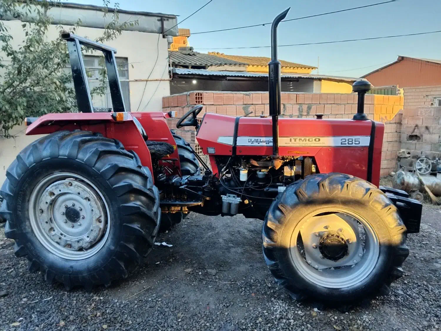 تراکتور ۲۸۵ جفت کارخانه مدل ۹۲|خودرو سنگین|علیآباد کتول, |دیوار