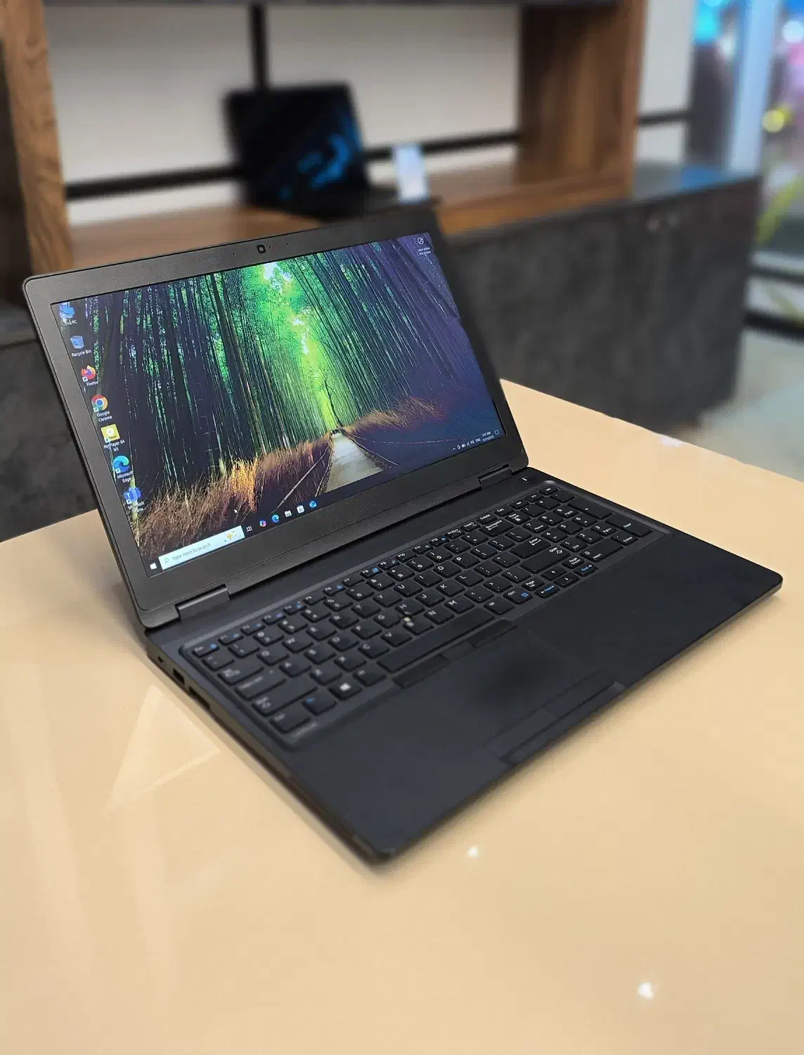 لپ تاپ Dell 5580|رایانه همراه|قم, صفائیه|دیوار