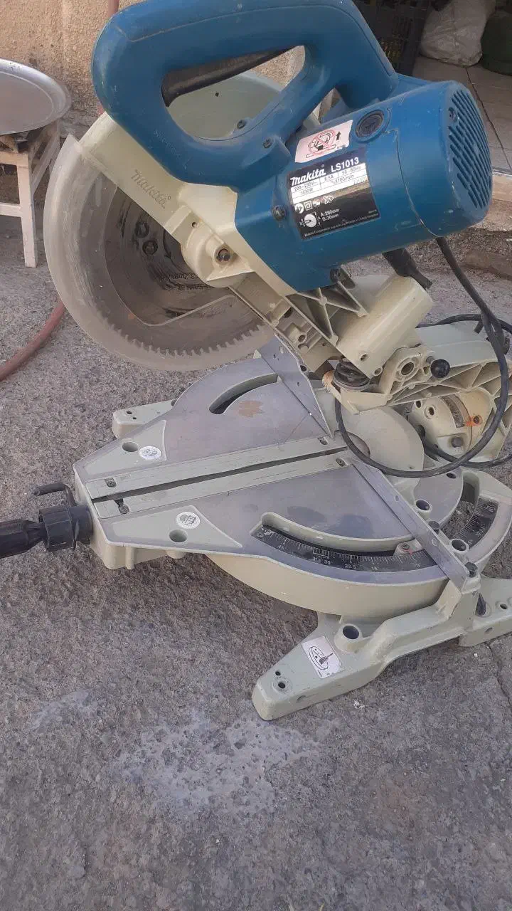 فارسی بر ماکیتا|ماشینآلات صنعتی|خوی, |دیوار