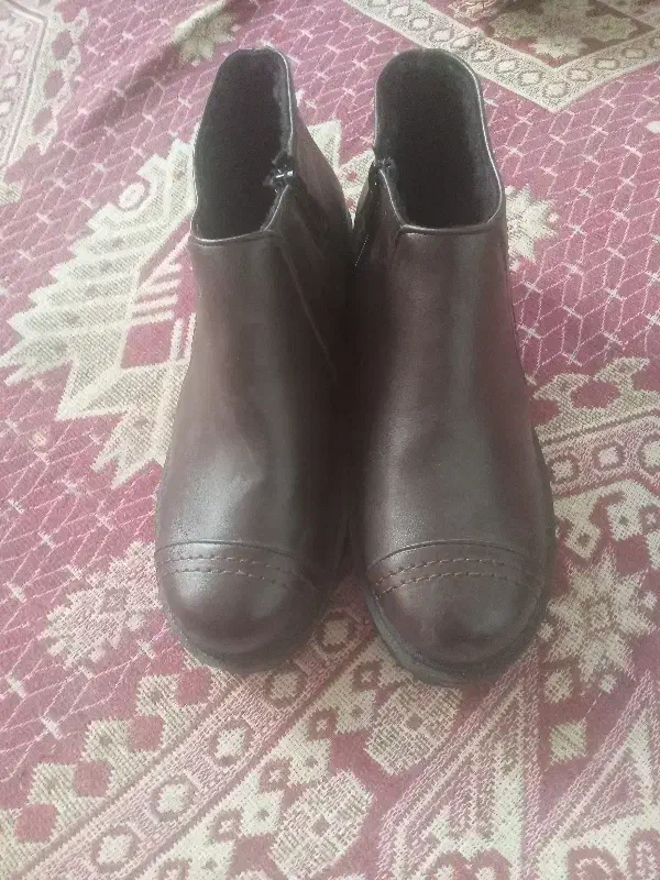 نیم بوت زنانه سایز ۳۷|کیف، کفش، کمربند|شیراز, لب آب|دیوار