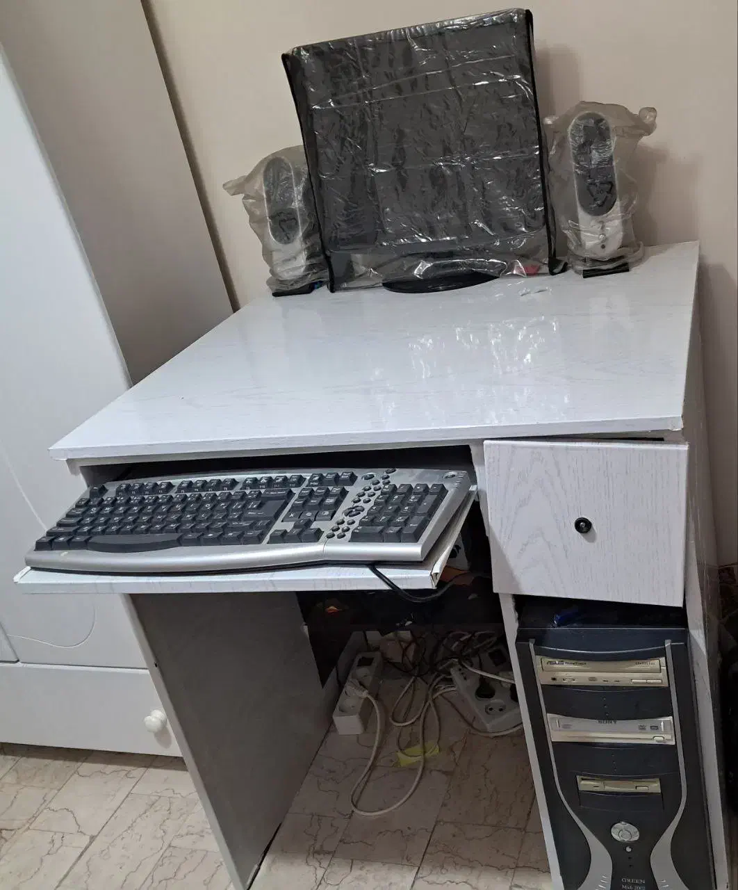 کمد و تخت کودک|تخت و صندلی بچه|تهران, کوی بیمه|دیوار