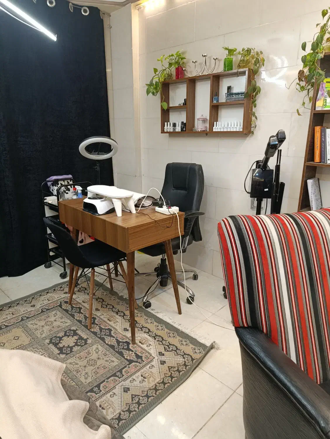 اجاره لاین ناخن|اجارهٔ دفتر کار، اتاق اداری، مطب|صدرا-فارس, فاز ۱|دیوار