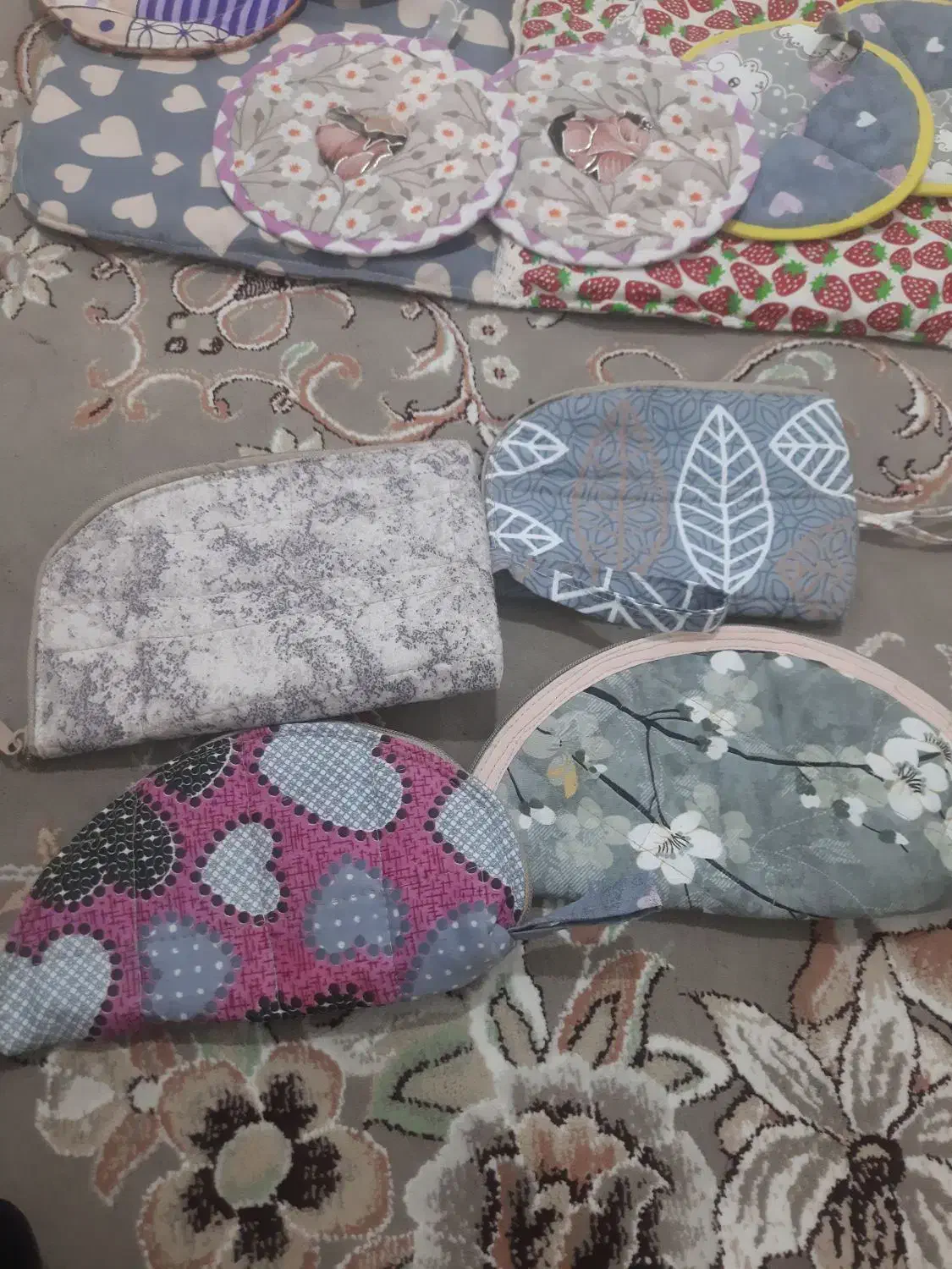 تهیه ودوخت سرویس آشپزخانه بابهترین دوخت|سفره، حوله، دستمال آشپزخانه|الیگودرز, |دیوار