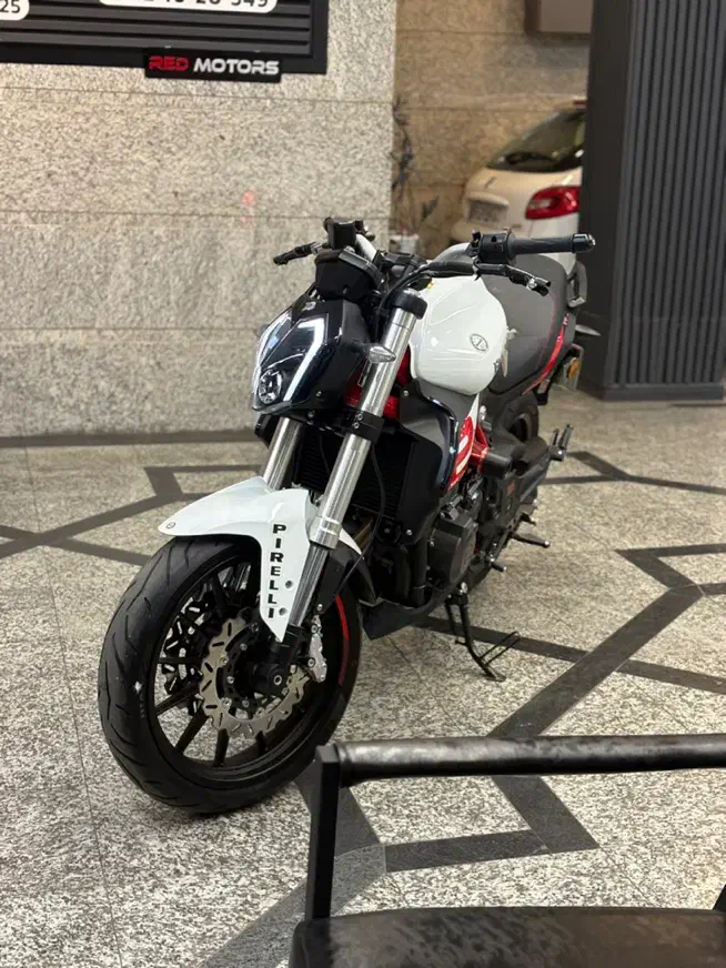 بنلی ۳۰۰ دو سیلندر مدل ۴۰۳|موتورسیکلت|تهران, علم و صنعت|دیوار