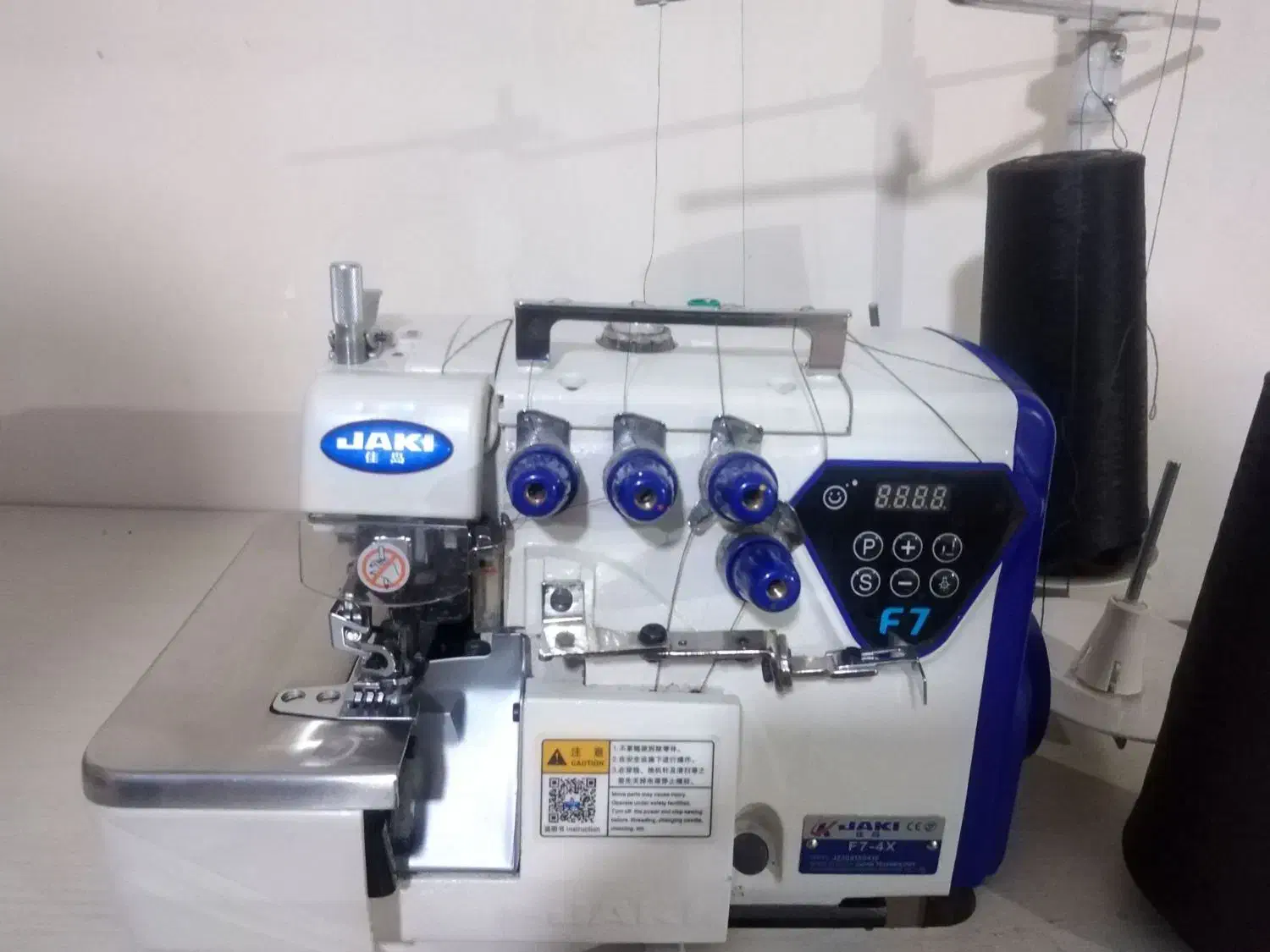 چرخ سردوز جکی صنعتی چهارنخ درحد نو|چرخ خیاطی و ریسندگی|بومهن, |دیوار