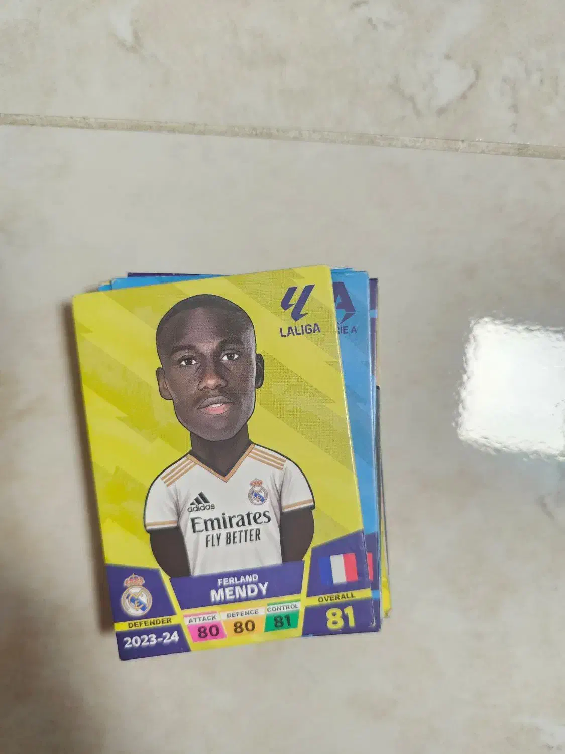 کیمدی|اسباببازی|کیش, |دیوار