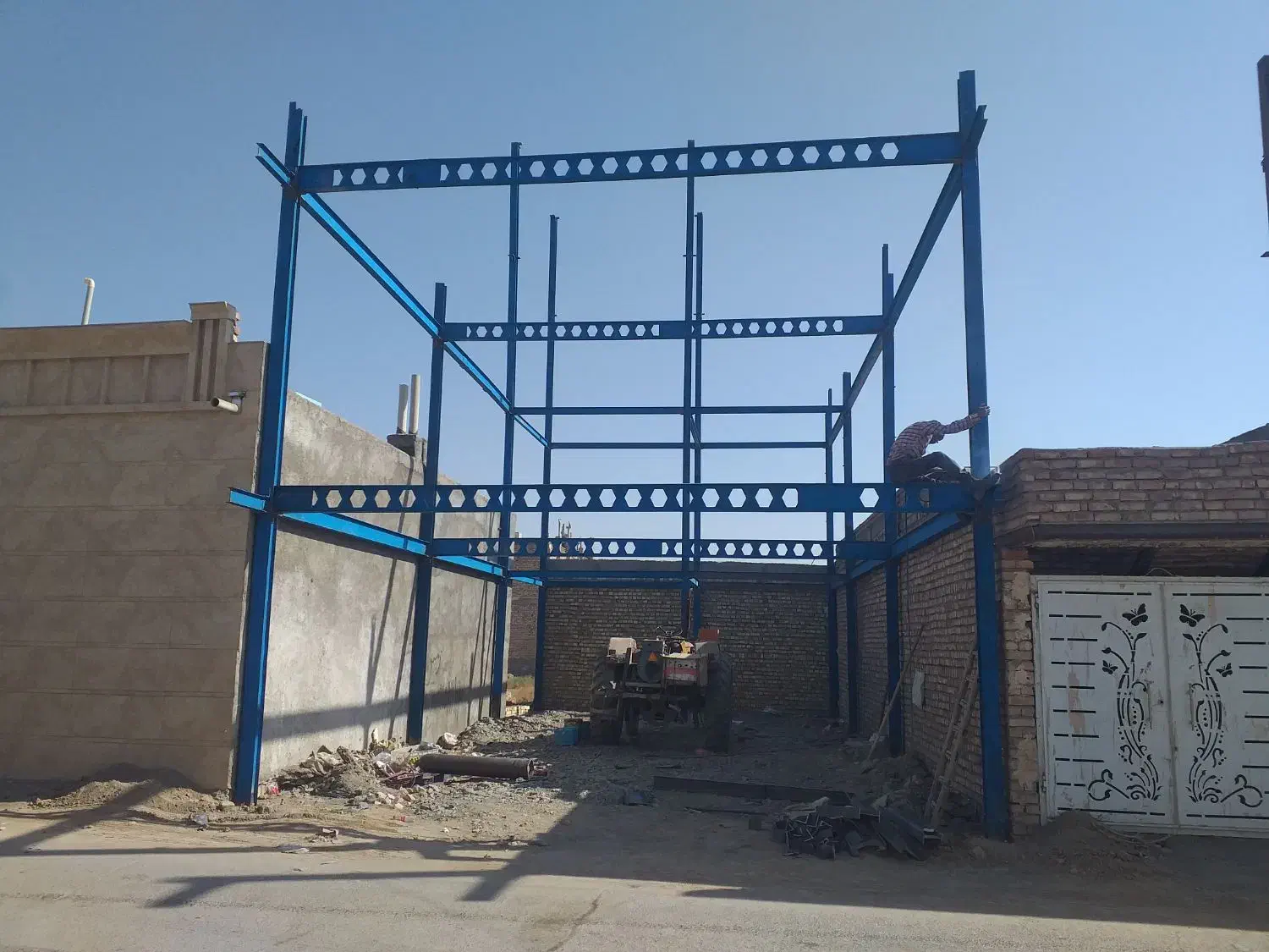 جوشکاری اسکلت،اجرای سقف تیرچه بتنی و شیروانی|خدمات پیشه و مهارت|نیشابور, شهید بهشتی|دیوار