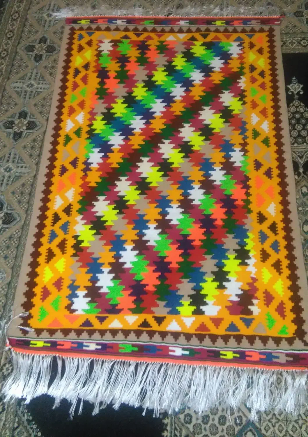 گلیم یک در یک و نیم نو|گلیم، جاجیم، گبه|فیروزآباد (فارس), |دیوار