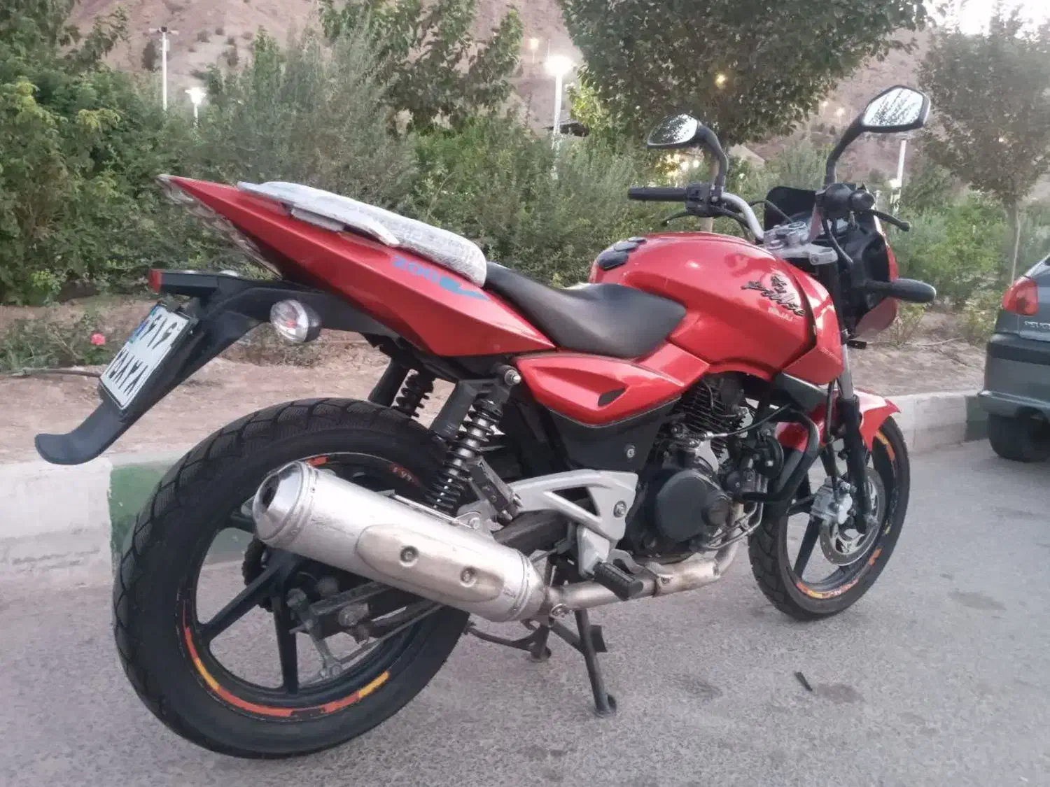 موتور پالس ۲۰۰ - مدل ۹۲|موتورسیکلت|قم, بنیاد|دیوار