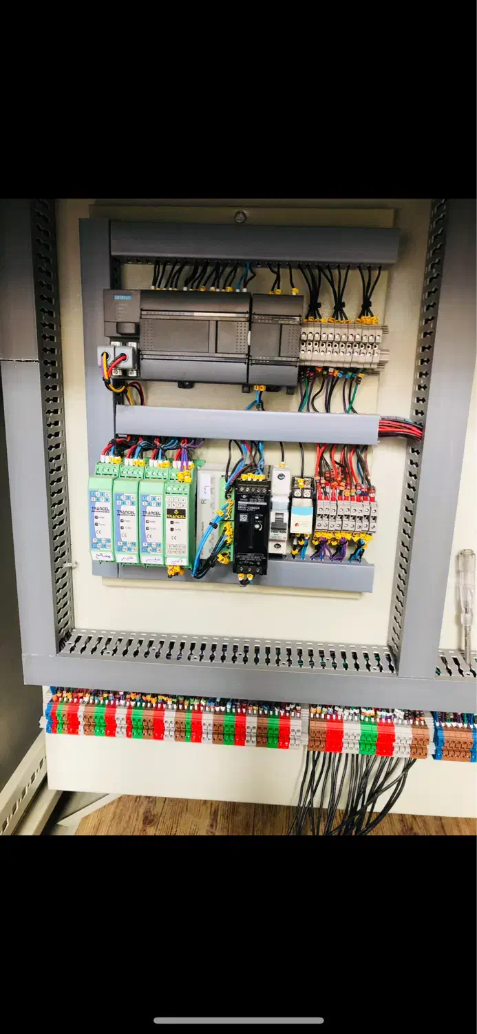 تابلو برق ، برق صنعتی واتوماسیون ،برق کار صنعتی|خدمات پیشه و مهارت|باسمنج, |دیوار