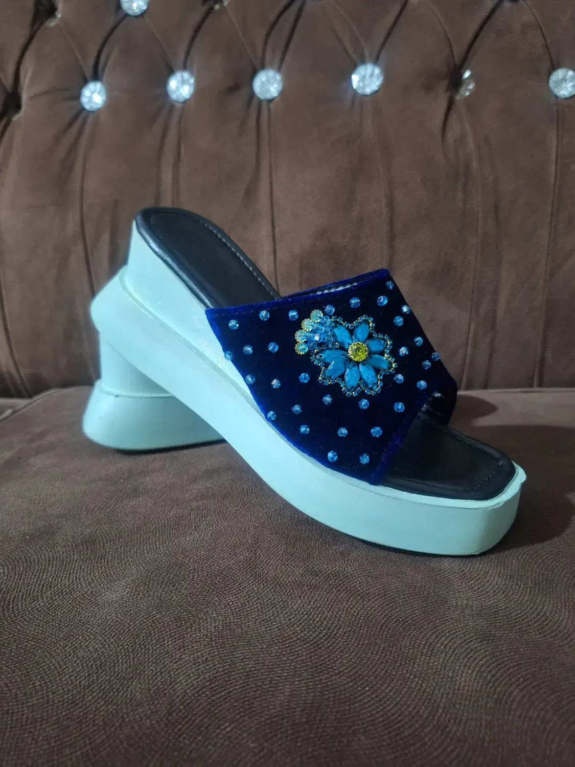 صندل|کیف، کفش، کمربند|لردگان, |دیوار