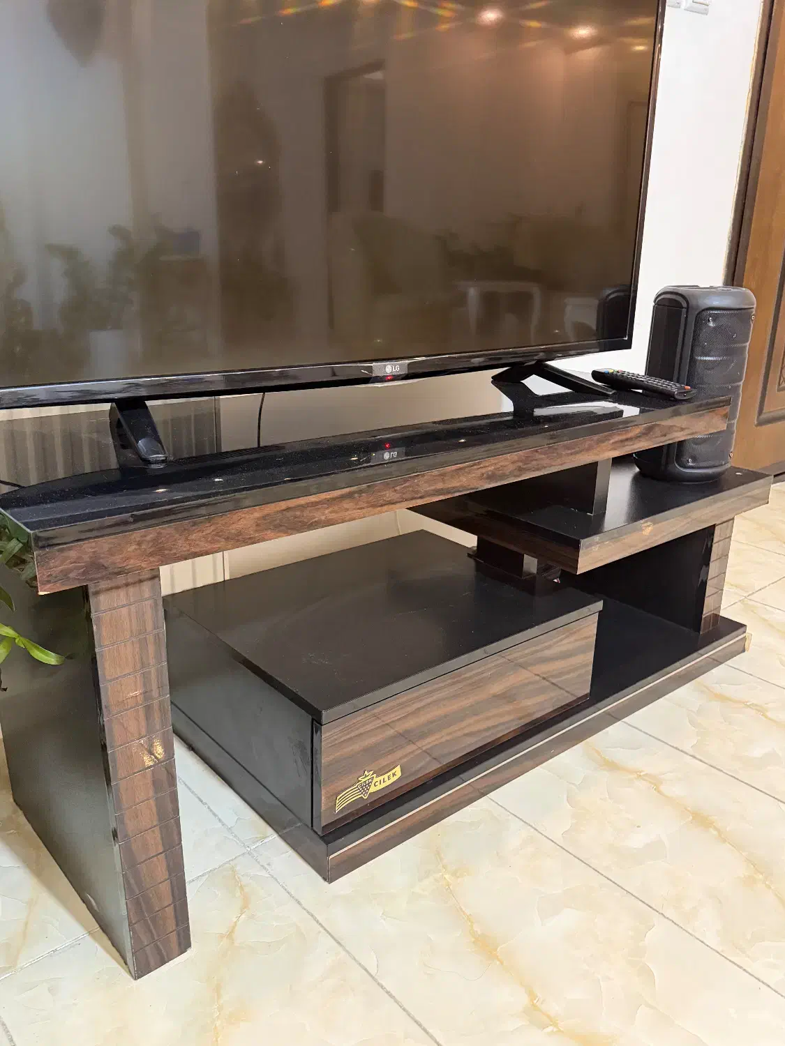 میز تلوزیون|میز تلویزیون|ارومیه, |دیوار