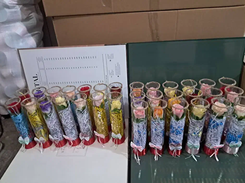 شیشه گل رز به مناسبت روز مادر|گل مصنوعی|ری, شهید بهشتی|دیوار