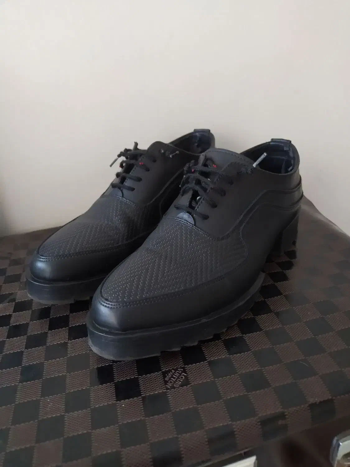 کفش|کیف، کفش، کمربند|بروجرد, |دیوار