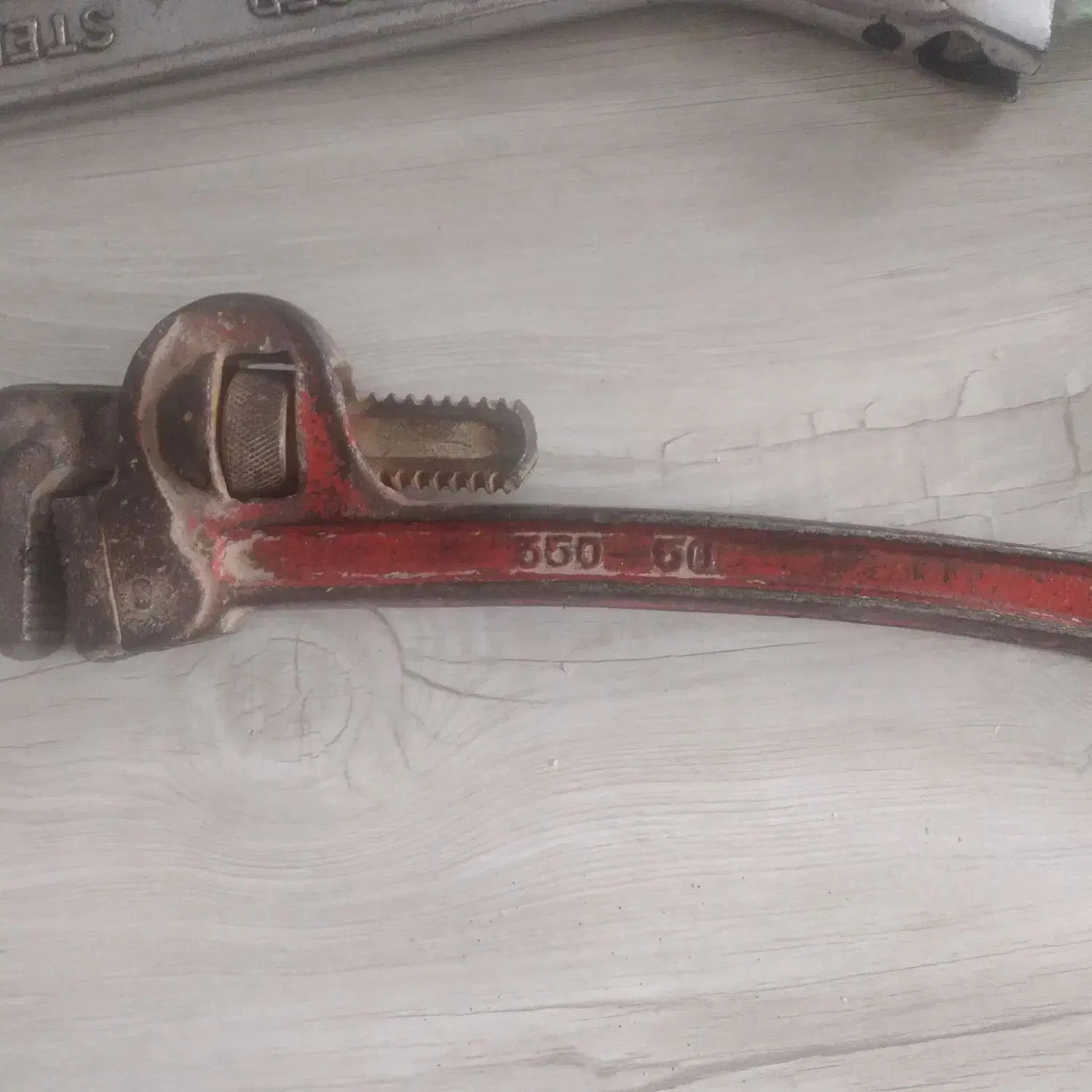 آچار فرانسه خیلی بزرگ وآچار لوله گیر یاشلاقی بزرگ|ابزارآلات|فردیس, شهرک ارم|دیوار