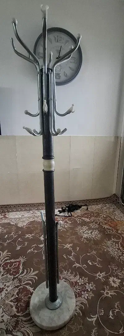 رخت آویز ایستاده|بندرخت و رخت‌آویز|اصفهان, قهجاورستان|دیوار