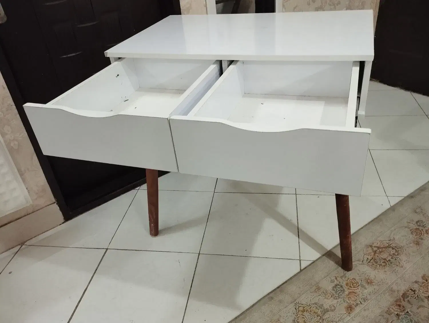 میز تحریر دو کشو بهمراه چهارپایه|میز تحریر و کامپیوتر|بیرجند, |دیوار