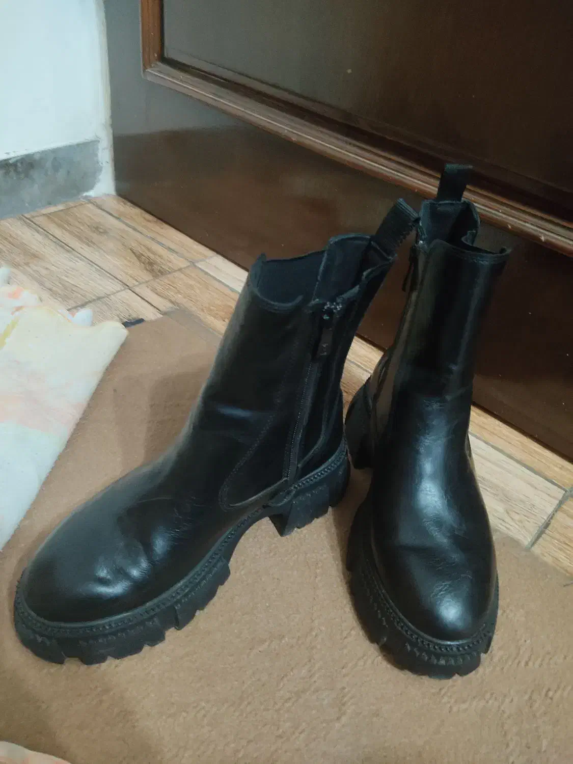 فروش یک جفت بوت زنانه|کیف، کفش، کمربند|رشت, شهرک قدس|دیوار