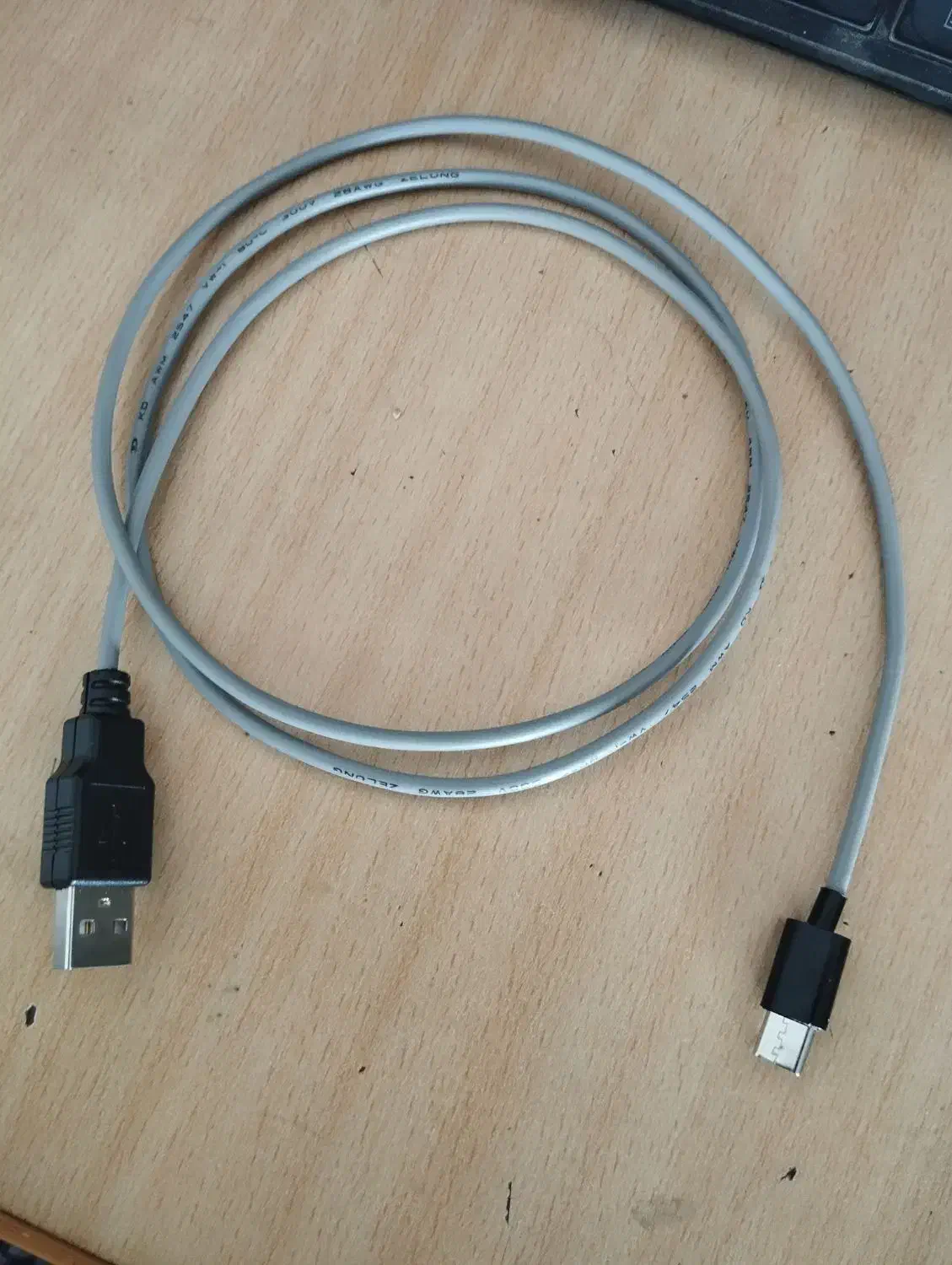 سیم شارژر|لوازم جانبی موبایل و تبلت|کاشان, کوشک صفی|دیوار