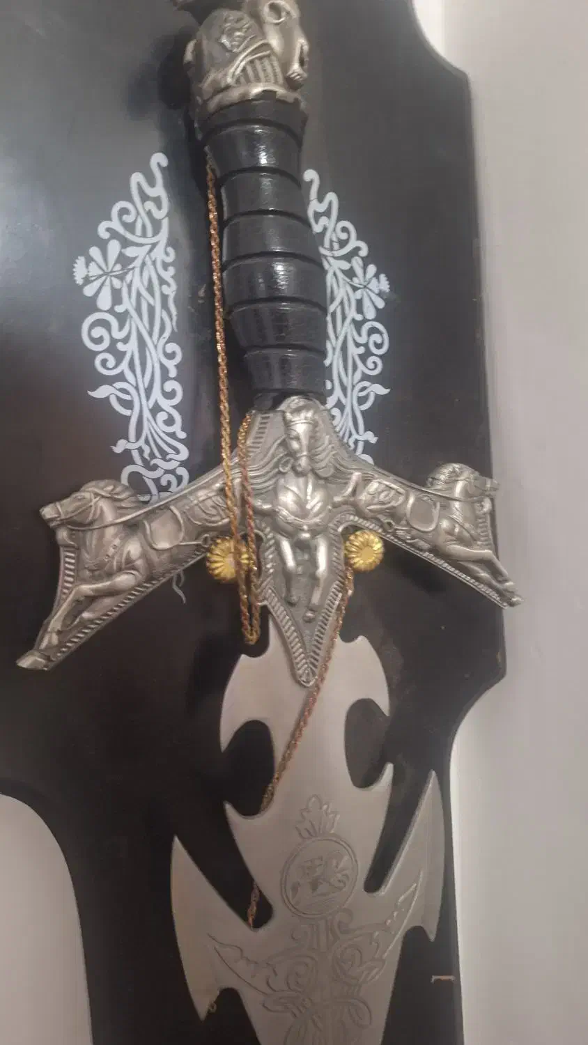 شمشیر|کلکسیون اشیاء عتیقه|تبریز, |دیوار