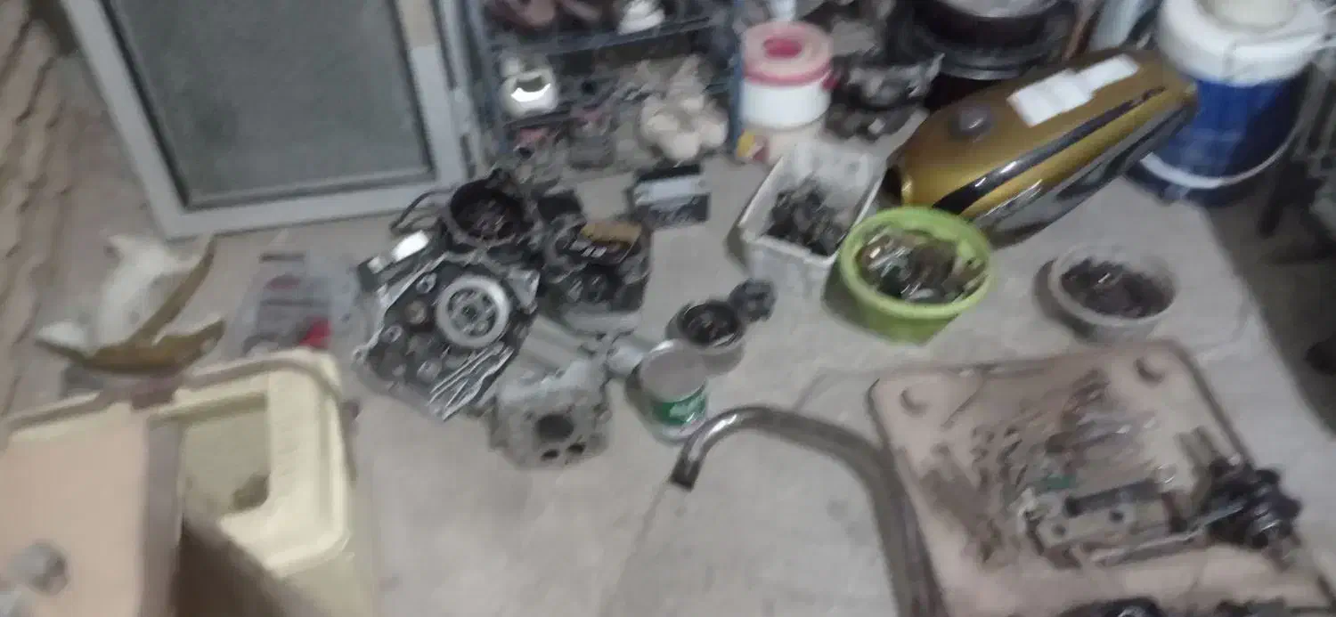 تعدادی وسایل موتوری ۲۰۰|قطعات یدکی و لوازم جانبی|آق قلا, |دیوار