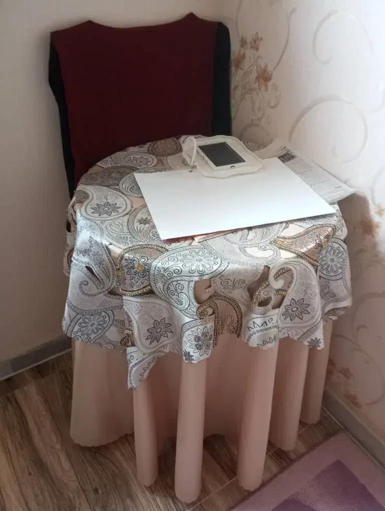 میز خاطره|میز تلفن|رشت, حمیدیان|دیوار