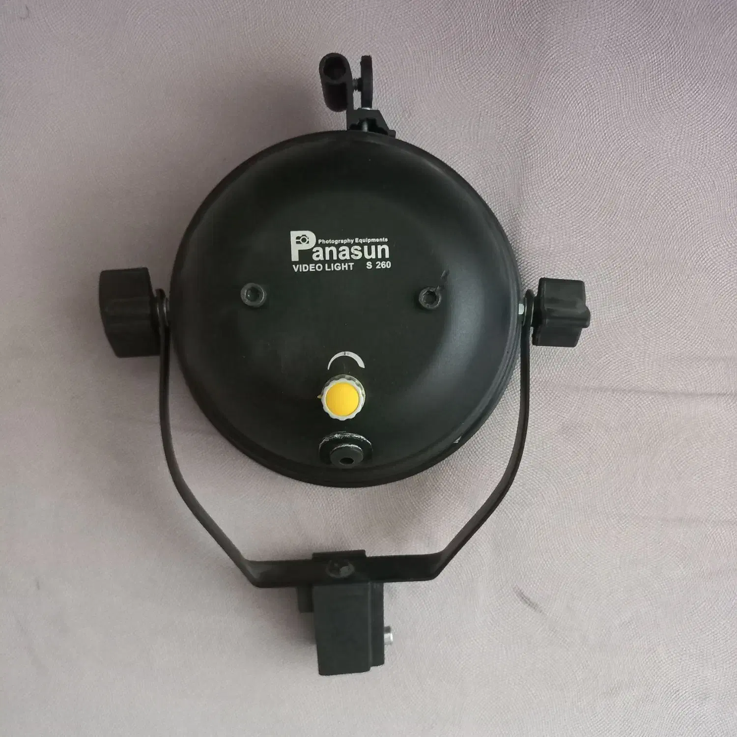 دو عدد پایه و دو عدد نور ثابت|دوربین عکاسی و فیلم‌برداری|شاهین‌شهر, عطار|دیوار