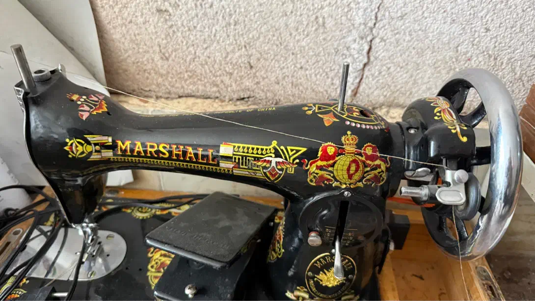 چرخ خیاطی قدیمی|کلکسیون اشیاء عتیقه|مراغه, |دیوار