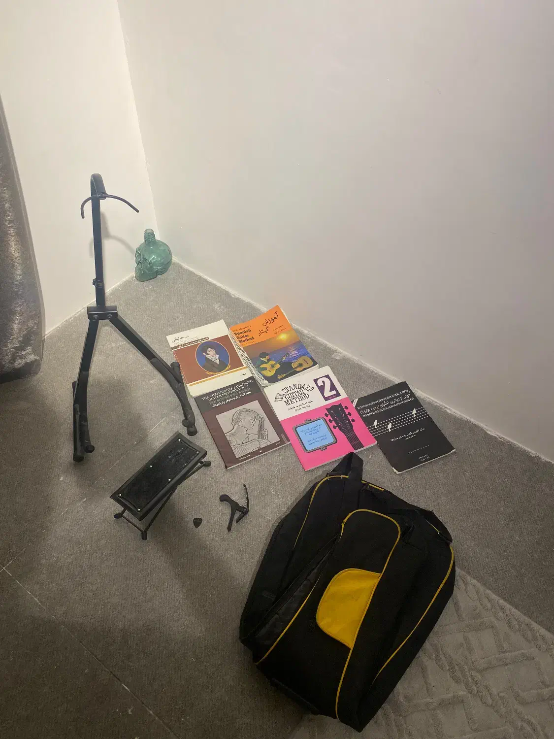 گیتار یاماها c70 همراه با لوازم جانبی|گیتار، بیس، امپلیفایر|امیرکلا, |دیوار