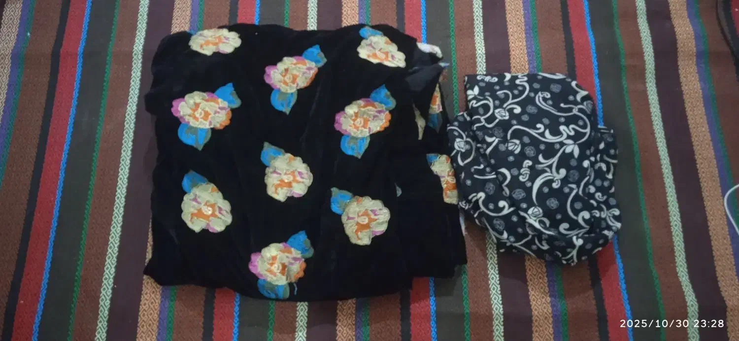 پارچه مانتوای مخمل درجه یک ۴مترو نیم وپارچه چادری|لباس|همدان, |دیوار