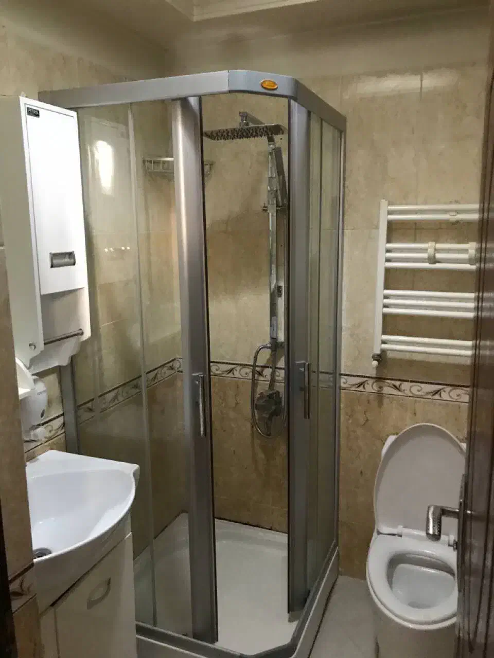 ۱۵۳متر برج باغ سهند فول مشاعات ط۹ بدون مشرف