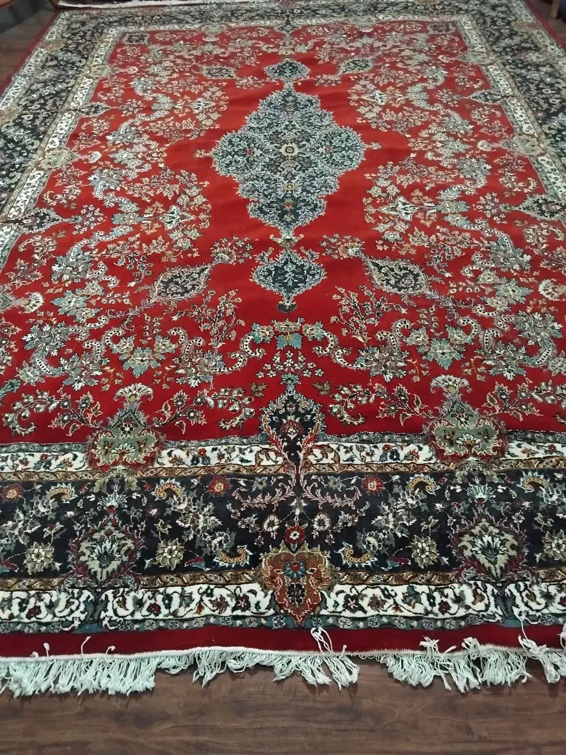 فروش فرش در حد نو، پانصد شانه، زمینه لاکی|فرش|تهران, قصر فیروزه ۲|دیوار