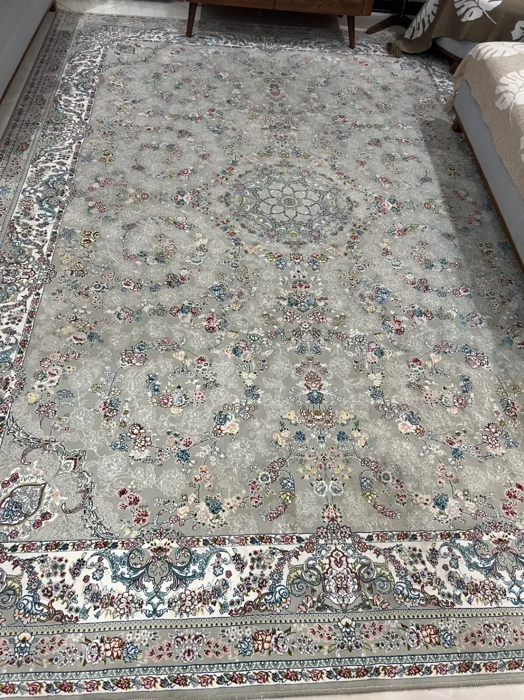 فرش ۹ متری زمرد مشهد ۷۰۰ شانه ماشینی|فرش|تهران, خواجه نظام الملک|دیوار