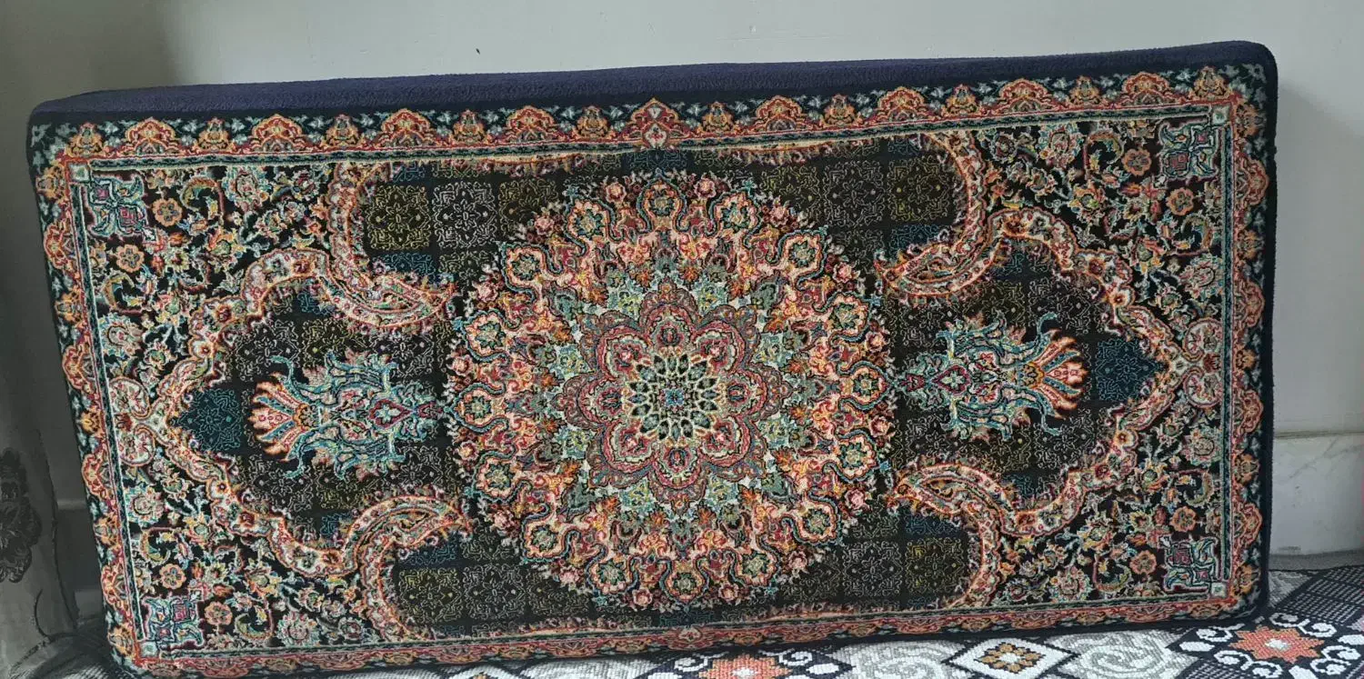 پشتی|پشتی|مشهد, موعود|دیوار