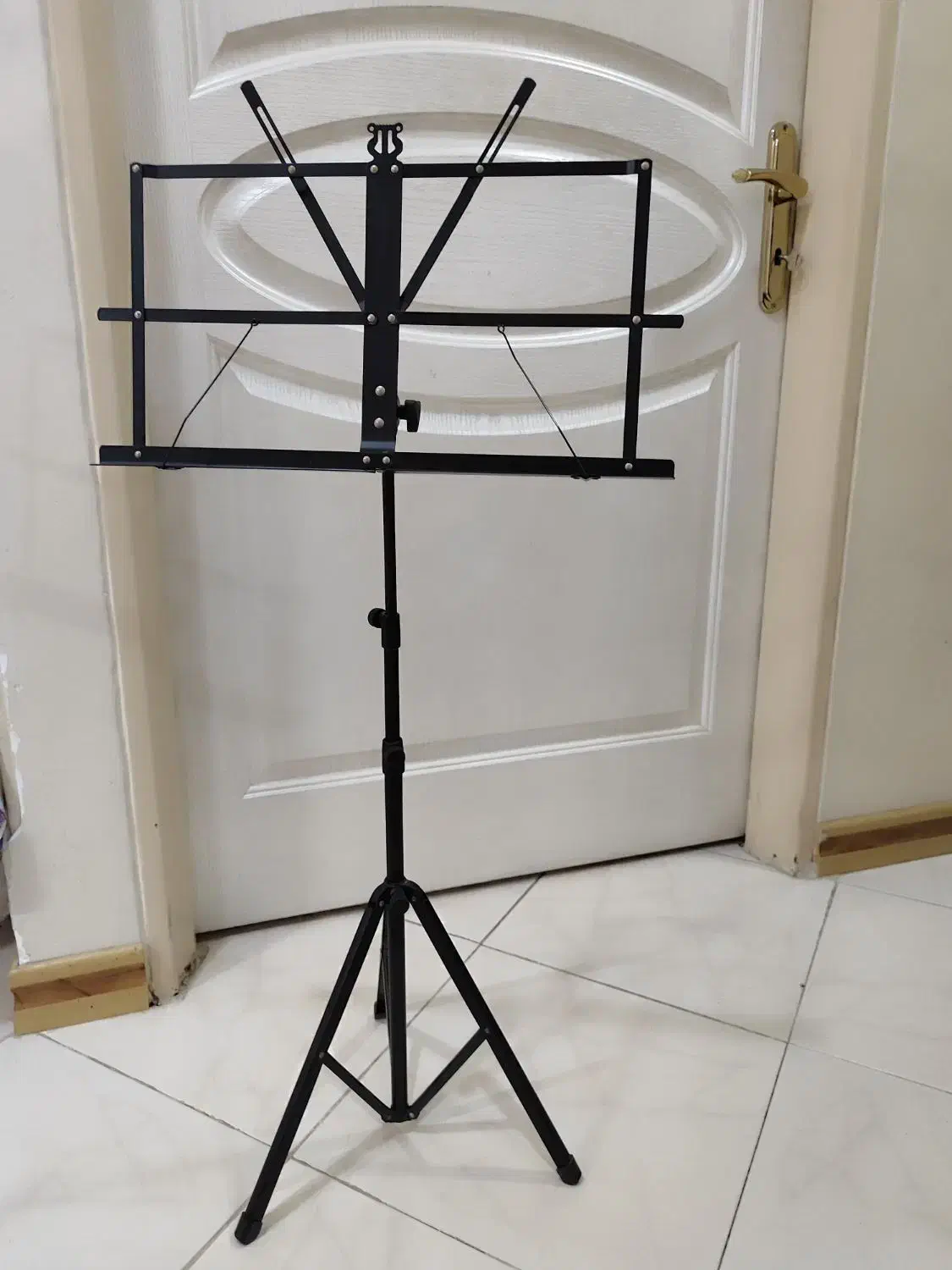 پوپیتر رهبری ،موسیقی|گیتار، بیس، امپلیفایر|سهند, |دیوار