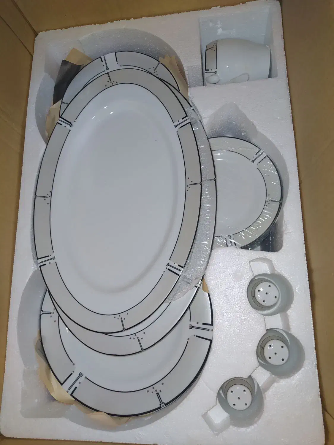 سرویس چینی نو۶ نفره|ظروف سرو و پذیرایی|تبریز, |دیوار