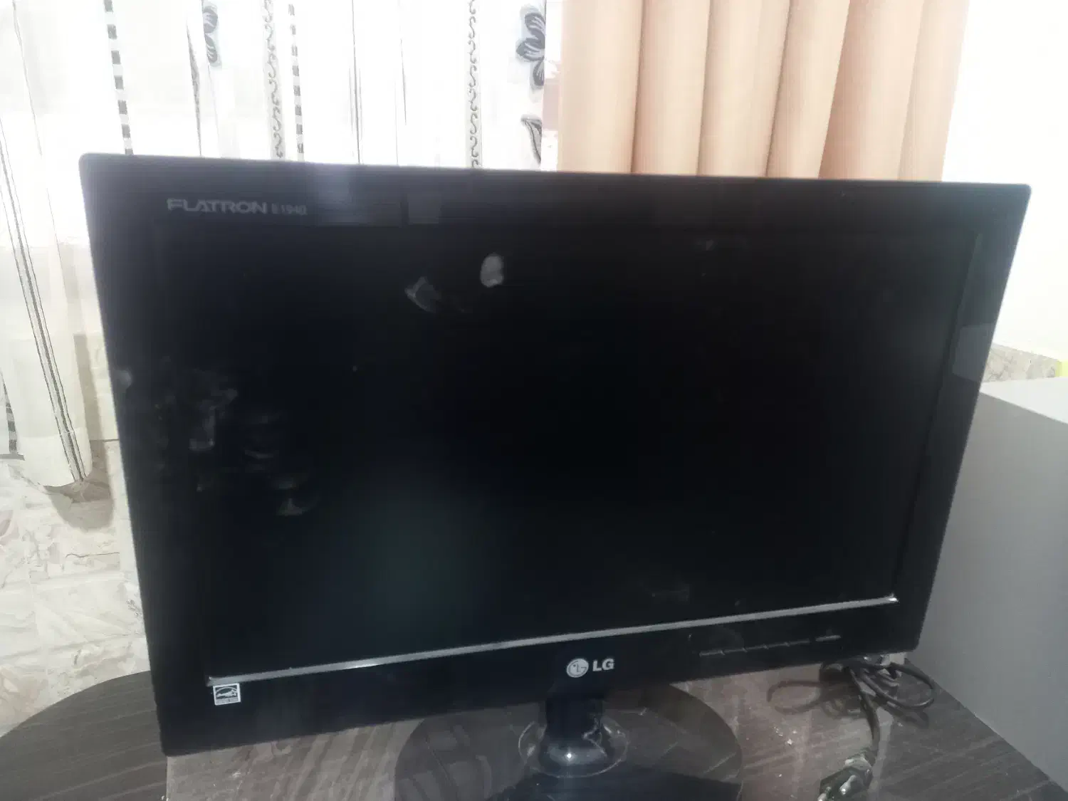 فروش ال سی دی ال جی کامپیوتر مدل ای ۱۹۴۰|تلویزیون و پروژکتور|زابل, |دیوار